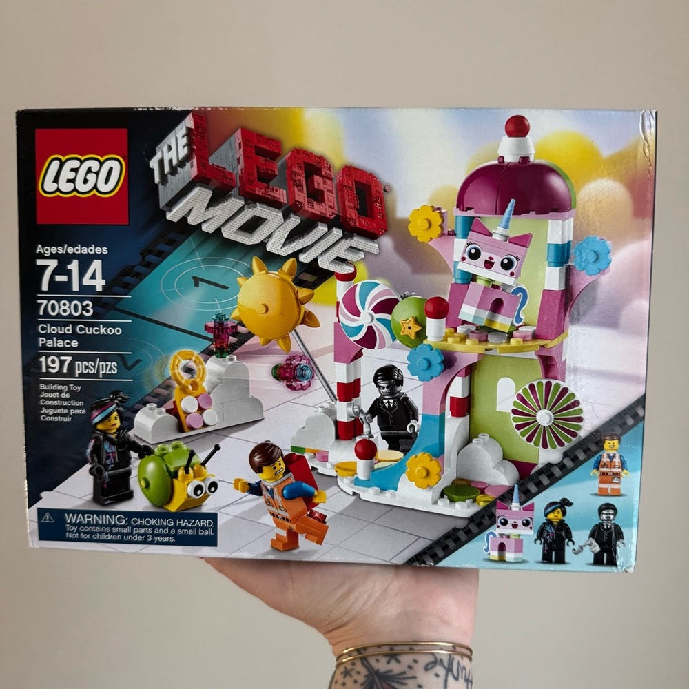 NIB LEGO Movie Cloud Cuckoo Palace Set - 70803 Pink, Purple, White